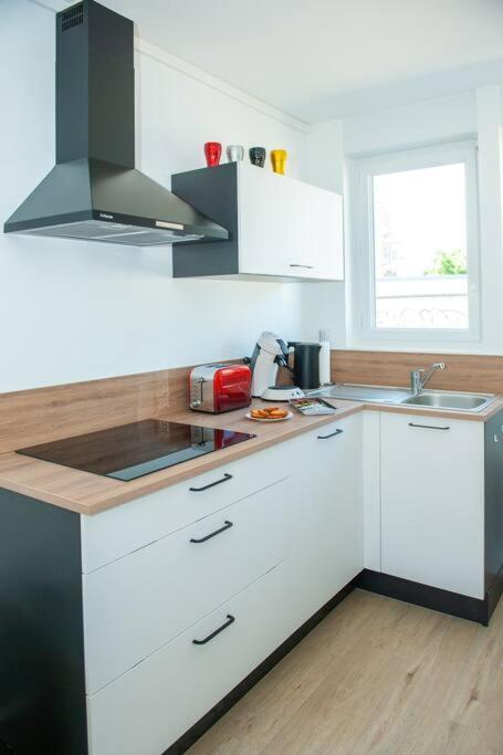 Appartement Proche Gare Routiere Fougeres Exterior photo